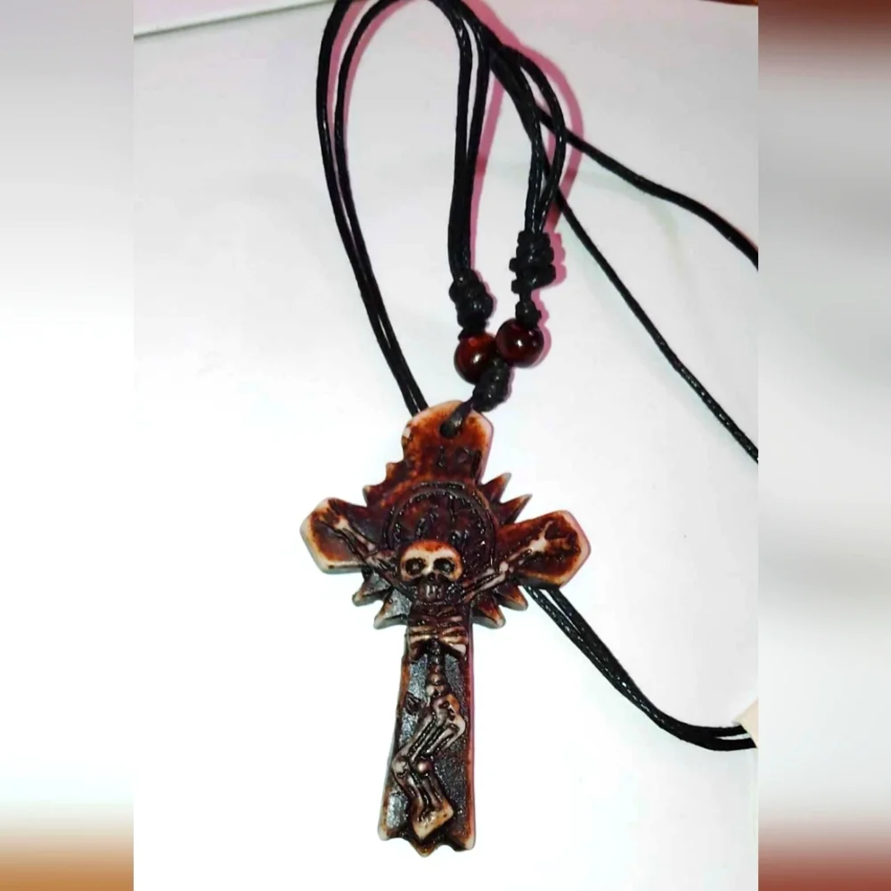 NWT Brown Skull Skeleton on Cross Pendant Necklace